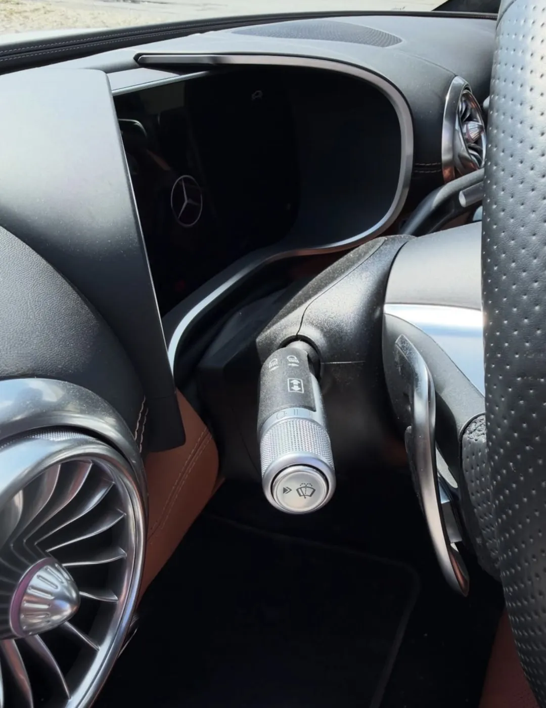 Преди — Mercedes-AMG GT — Конзола & табло