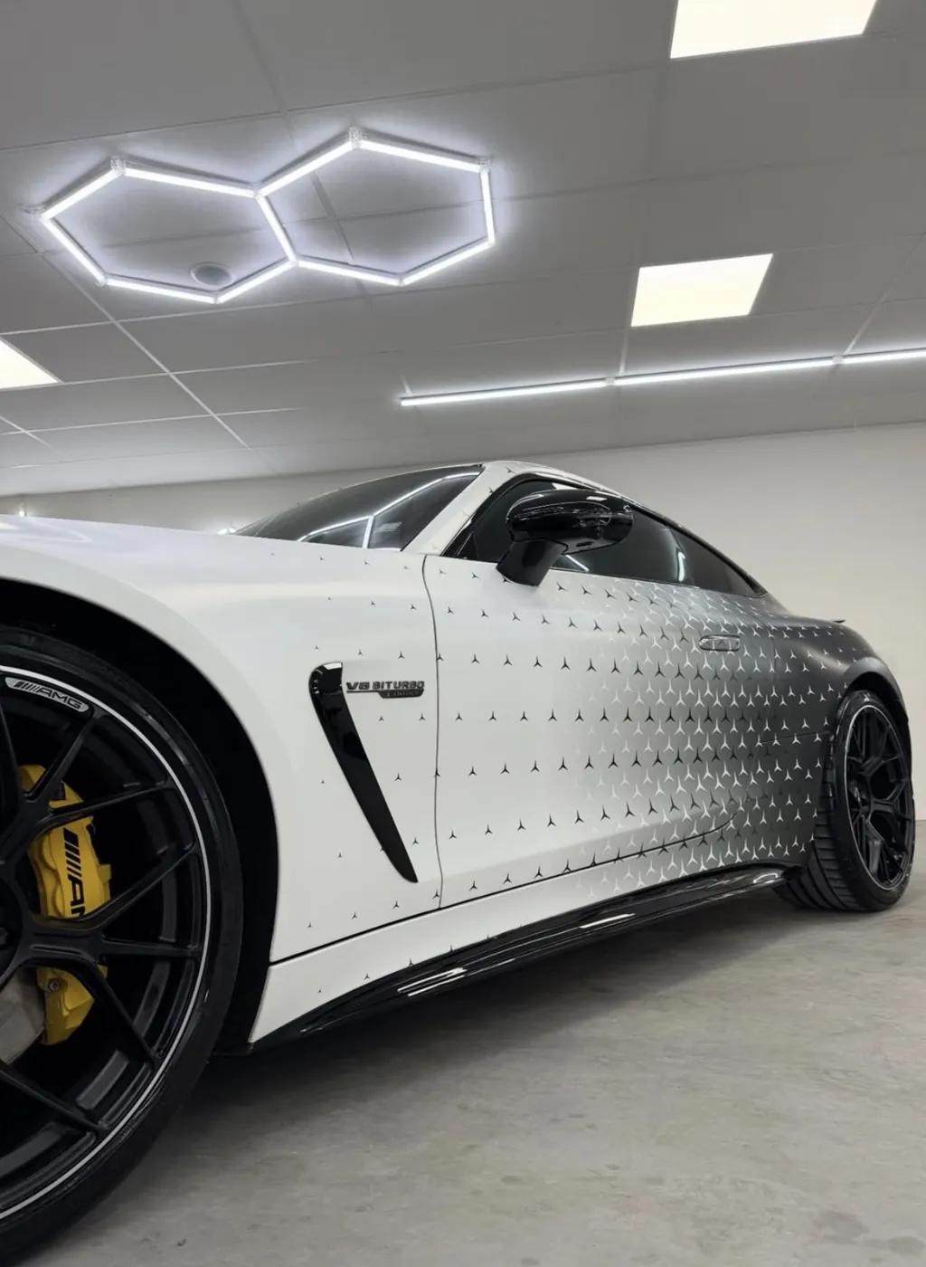 След — Mercedes-AMG GT — Джанта и спирачен апарат