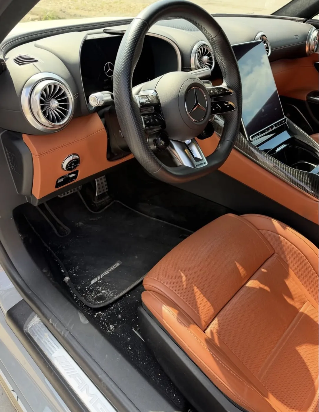 Преди — Mercedes-AMG GT — Интериор (седалка & под)